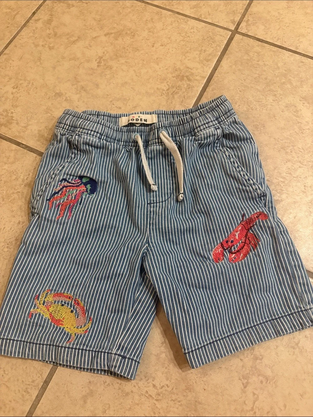 Mini Boden Boys Marine Shorts - size 6years